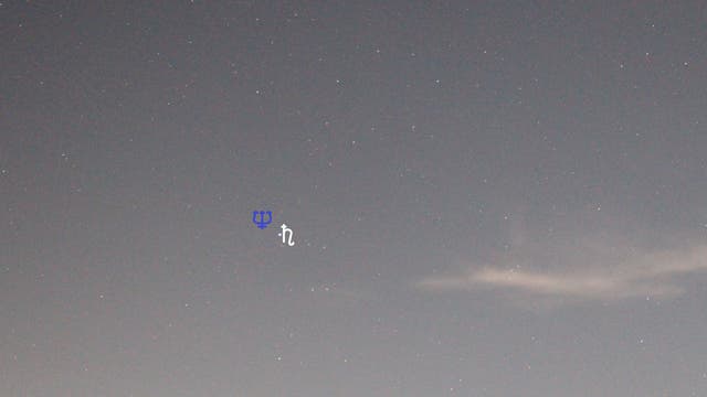 Saturn im Sternbild Fische (Objekte beschriftet)