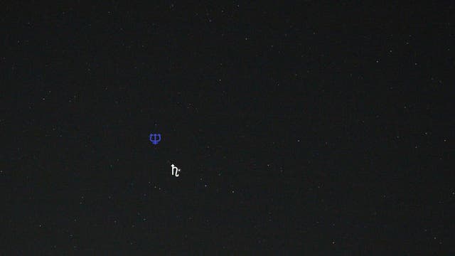 Saturn und Neptun (Objekte beschriftet)