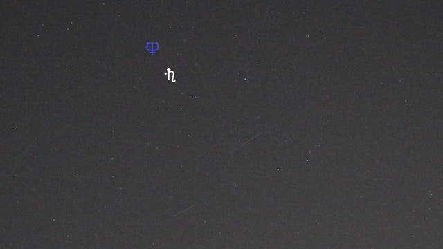 Saturn und Neptun (Objekte beschriftet)