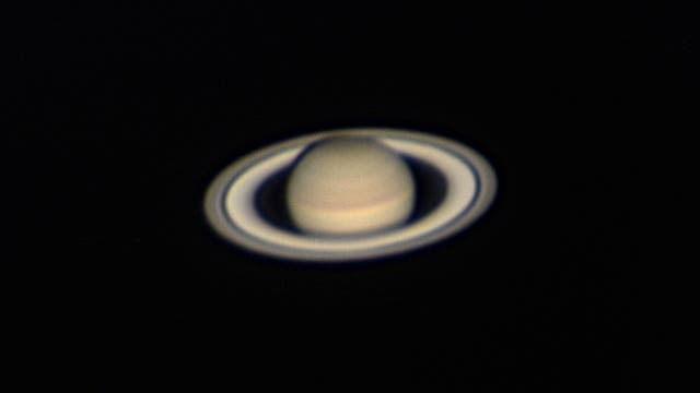 Saturn einen Monat nach seiner Opposition