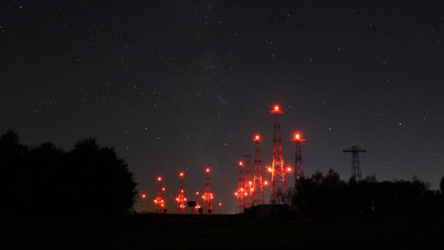 Sternbild Schütze mit den Türmen des Kurzwellensenders Wertachtal