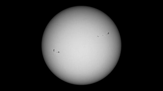 Sonne mit Fleckengruppen AR 2671 und AR 2672