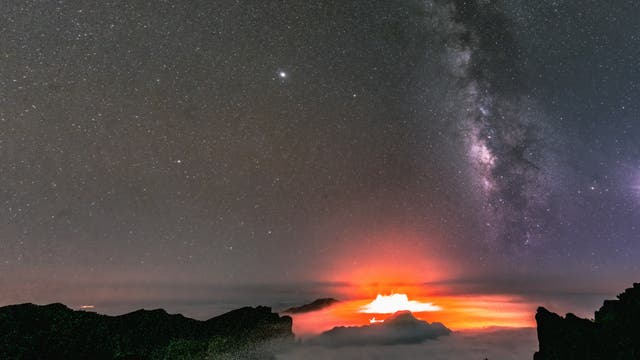 Milchstraße über dem Vulkan von La Palma