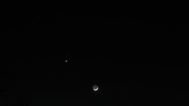 Venus, Mars und Mond am Abendhimmel