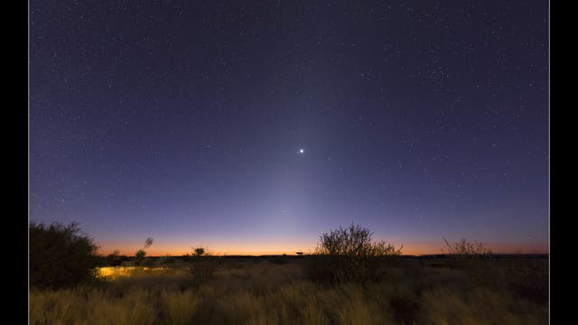 Abendhimmel in Namibia mit Venus, Merkur und Zodiakal-Licht