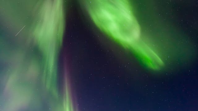 Polarlichter in Muonio, Nordfinnland, Korona