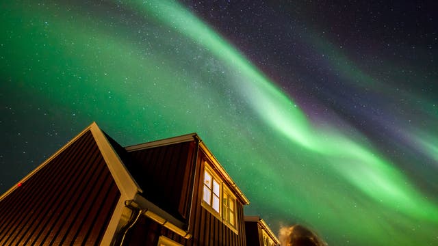 Polarlichter über Kabelvåg, Lofoten, Norwegen