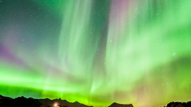 Polarlichter über Kabelvåg, Lofoten