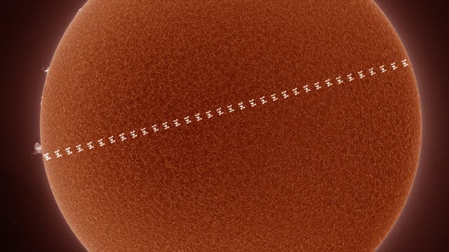 ISS Transit - Sonne in H-Alpha