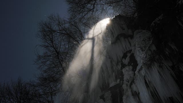 Der Vollmond "im" Uracher Wasserfall