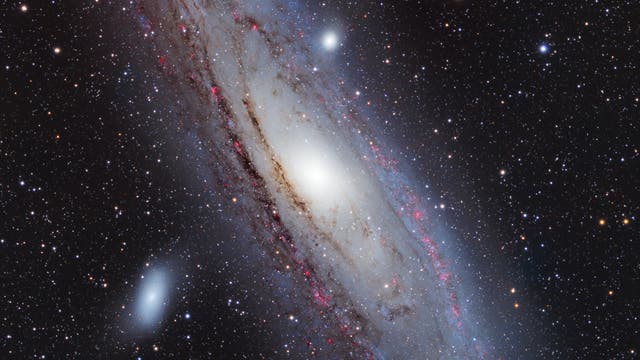 Andromedagalaxie in H-Alpha/L/R/G/B