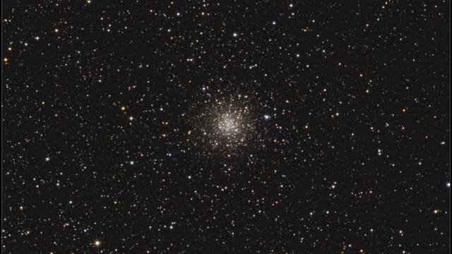 Messier 56 - Kugelsternhaufen in der Leier