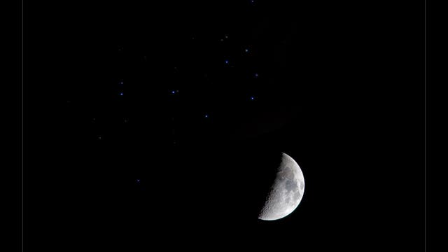 Mond bei Plejaden am 21.2.2010