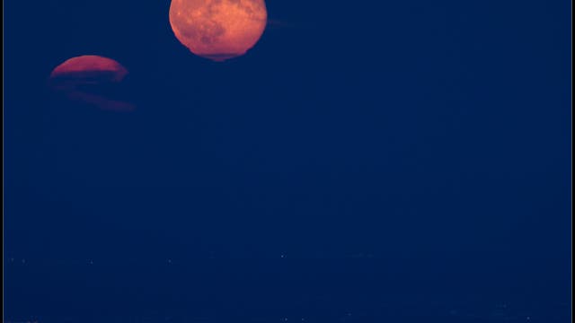 Mondaufgang über dem Frankfurter Spargel