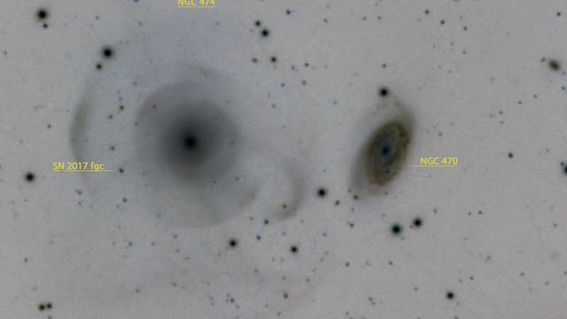 Galaxien Arp 227 mit Supernova