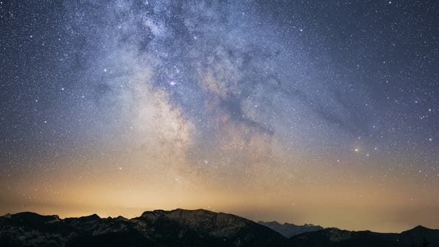 Milchstraßenzentrum über den Alpen