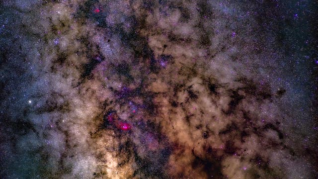Milchstraßenzentrum mit Lagunennebel 