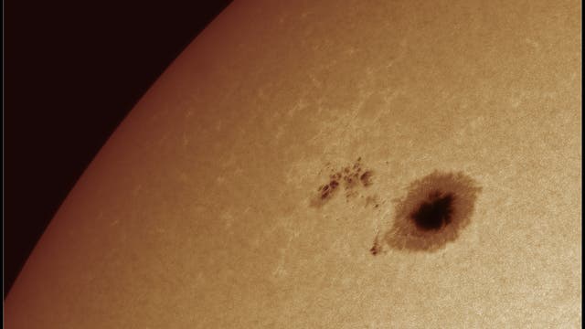 Der große Sonnenfleck NOAA 12529