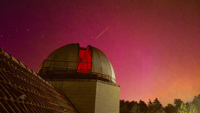 Perseidenmeteor mit Polarlicht