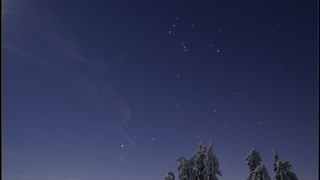 Orion über der Winterlandschaft des Taunus
