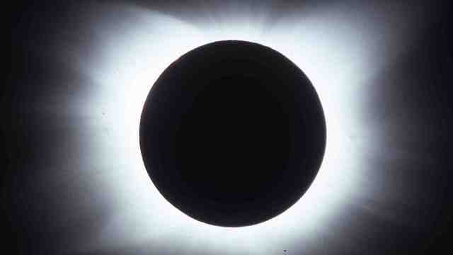 Totale Sonnenfinsternis Totale Sonnenfinsternis