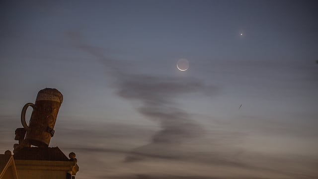 Mond und Venus über dem Oktoberfest Mond und Venus über dem Oktoberfest