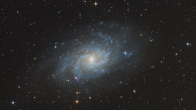 M 33 M 33