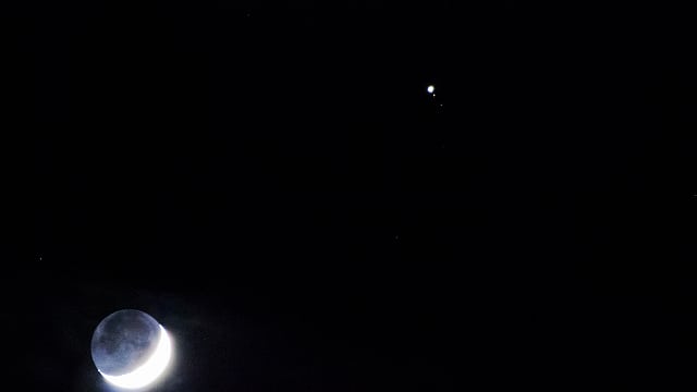 Mondsichel mit Jupiter Mondsichel mit Jupiter