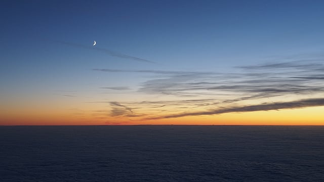 Mond und Venus über dem Hochnebel Mond und Venus über dem Hochnebel