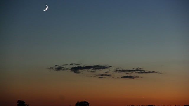 Mond nahe Venus am Abendhimmel über Uelzen Mond nahe Venus am Abendhimmel über Uelzen