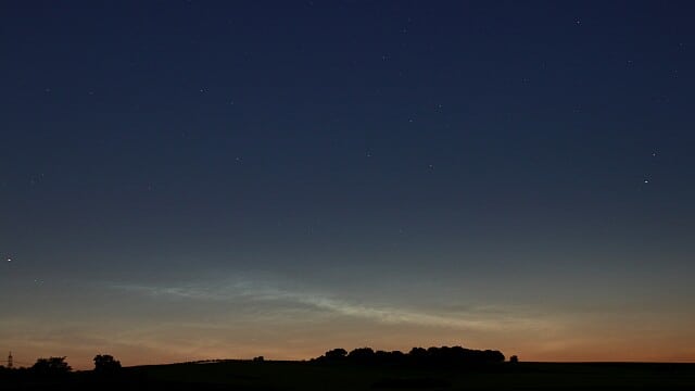 Leuchtende Nachtwolken (NLC) Leuchtende Nachtwolken (NLC)