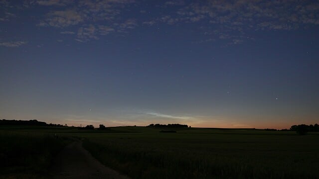 Leuchtende Nachtwolken (NLC) Leuchtende Nachtwolken (NLC)
