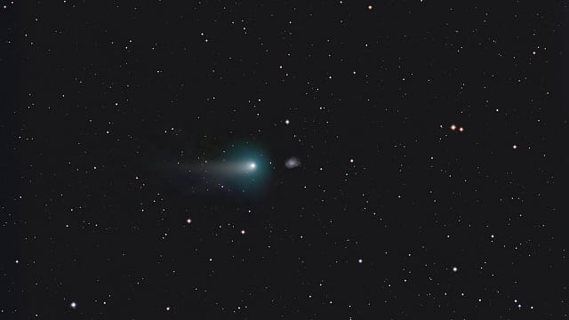 Komet C/2012K1 (Panstarrs) bei Galaxie NGC3614 in Ursa Major Komet C/2012K1 (Panstarrs) bei Galaxie NGC3614 in Ursa Major