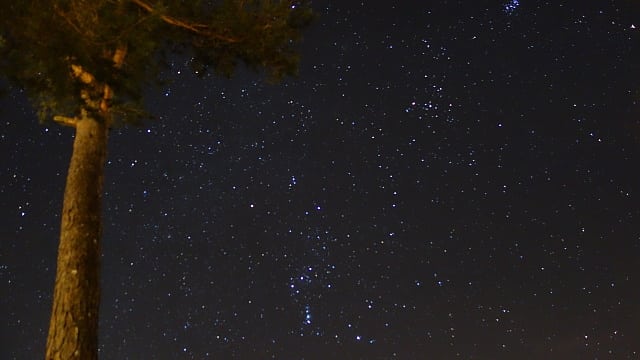 Orion, Hyaden, Plejaden und Mars über der Vulkaneifel Orion, Hyaden, Plejaden und Mars über der Vulkaneifel