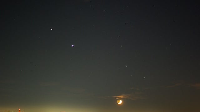 Junger Mond und die Riesenplaneten Jupiter und Saturn Junger Mond und die Riesenplaneten Jupiter und Saturn