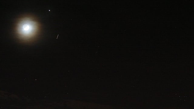Jupiter, Mondsichel und ISS im Goldenen Tor der Ekliptik Jupiter, Mondsichel und ISS im Goldenen Tor der Ekliptik