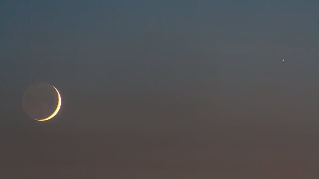 Mondsichel vs. Mars … Mondsichel vs. Mars …