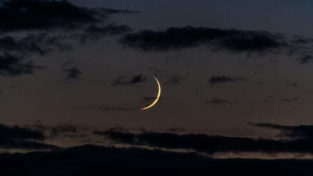 46,8 Stunden nach Neumond 46,8 Stunden nach Neumond