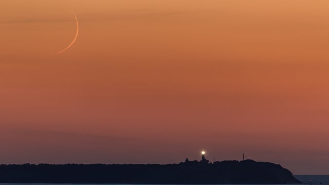 Schmale Mondsichel über Kap Arkona 1 Schmale Mondsichel über Kap Arkona 1
