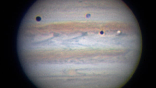 Jupiter mit Doppeltransit Jupiter mit Doppeltransit