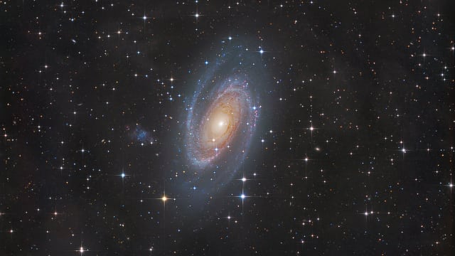 Messier 81 + Holmberg IX Messier 81 + Holmberg IX