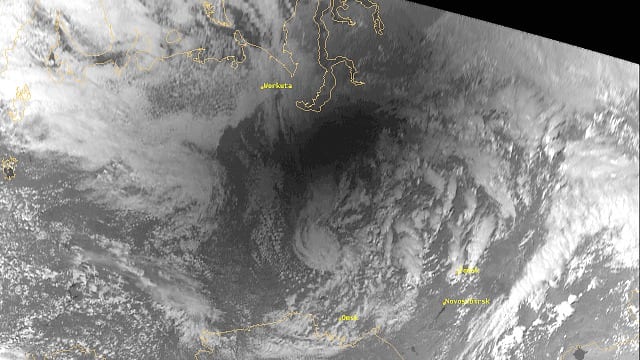 Sonnenfinsternis aus der Satellitenperspektive Sonnenfinsternis aus der Satellitenperspektive