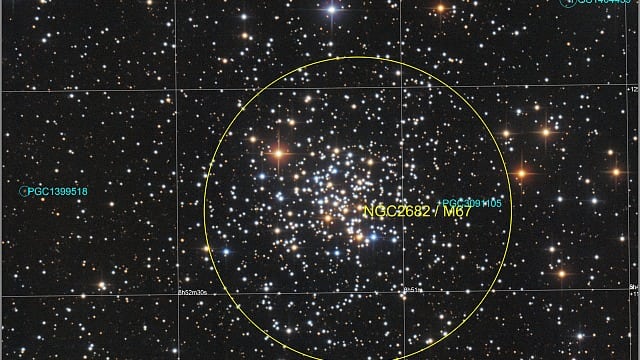 Messier 67 (NGC 2682) mit Objektidentifizierung Messier 67 (NGC 2682) mit Objektidentifizierung