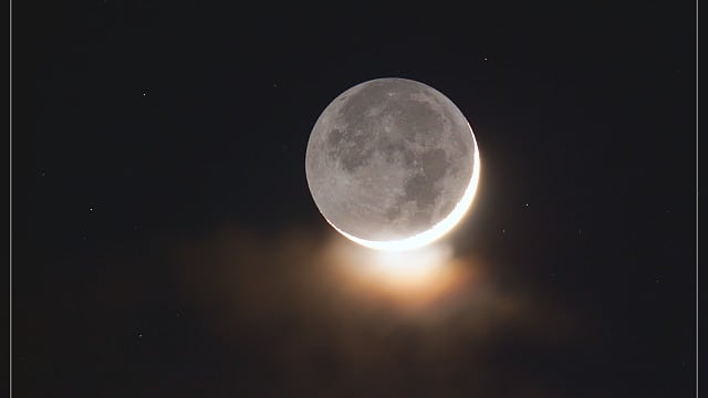 Mond mit aschgrauem Licht Mond mit aschgrauem Licht