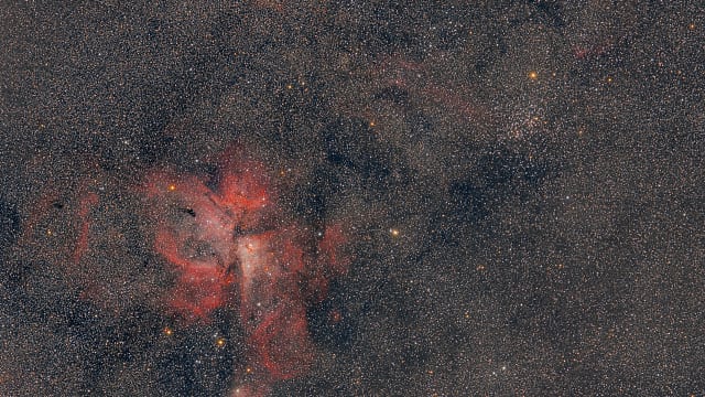 Carinanebel (NGC 3372) und Wishing Well Cluster (NGC 3532) Carinanebel (NGC 3372) und Wishing Well Cluster (NGC 3532)