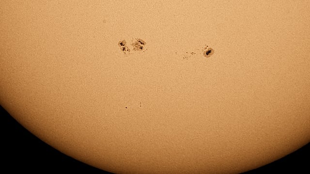 Sonnenflecken mit Lichtbrücken - 1 Sonnenflecken mit Lichtbrücken - 1