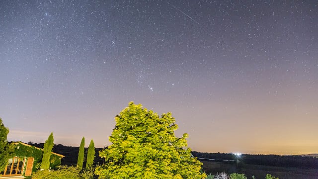 Wintersternbild Orion im Sommer mit Perseide Wintersternbild Orion im Sommer mit Perseide