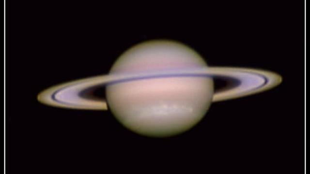 Saturn mit Sturm und Speiche im B-Ring Saturn mit Sturm und Speiche im B-Ring