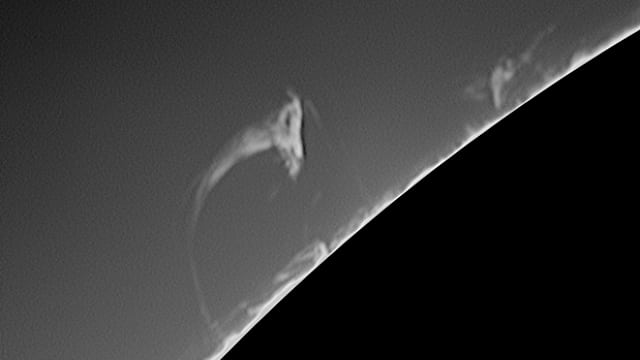 Sonne im H-alpha-Licht Protuberanz Sonne im H-alpha-Licht Protuberanz