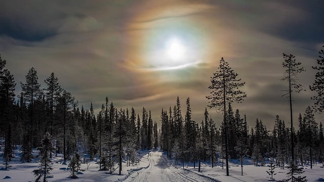 Sonnenhalo auf dem Särkitunturi bei Muonio Sonnenhalo auf dem Särkitunturi bei Muonio